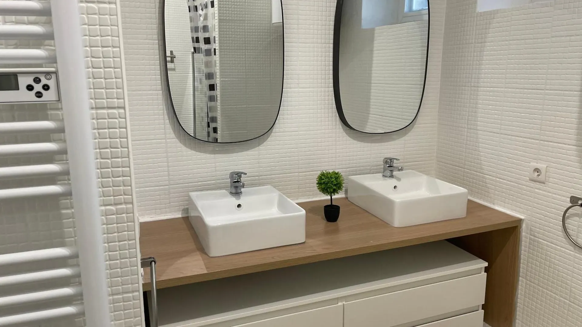 Joli Appartement 2 Pieces Proche Gare St Charles Marseille 0*,  France