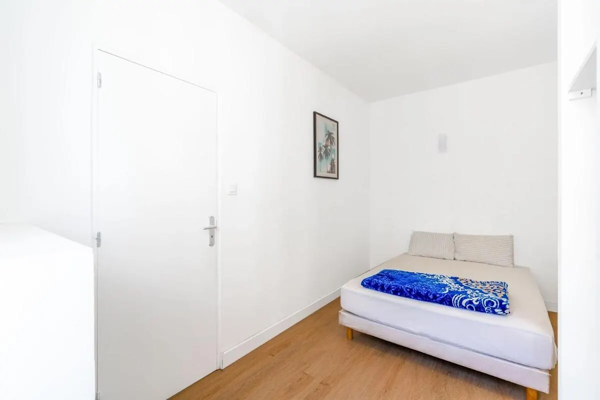 Joli Appartement 2 Pieces Proche Gare St Charles Marseille 0*,  France
